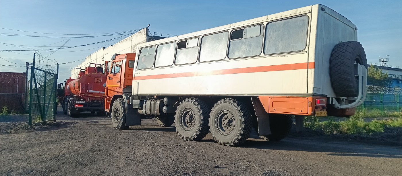 Вахтовые перевозки сотрудников автобусами и спецтехникой в Массандре